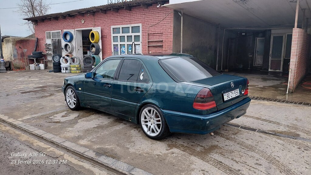 Mercedes C 200