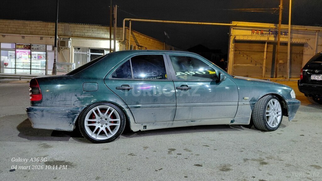 Mercedes C 200