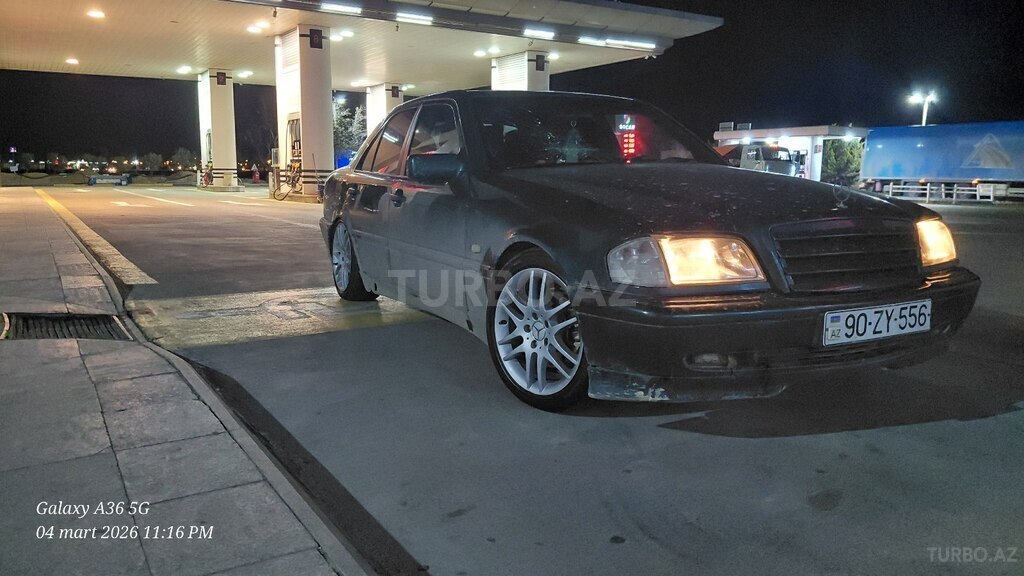 Mercedes C 200
