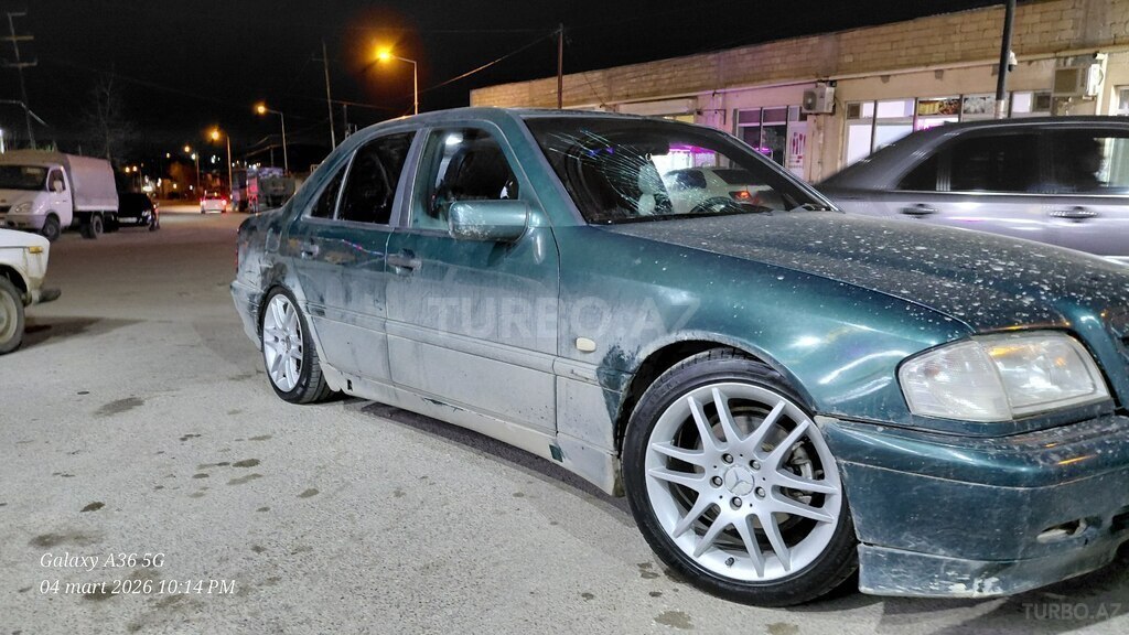 Mercedes C 200