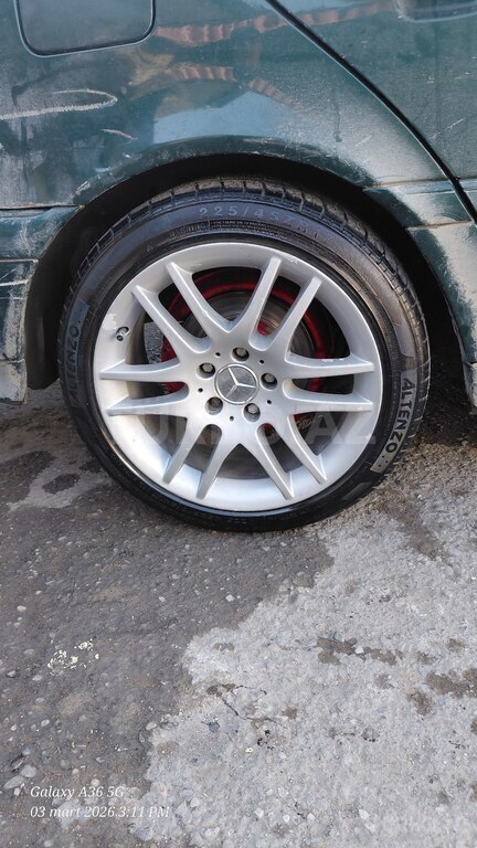 Mercedes C 200