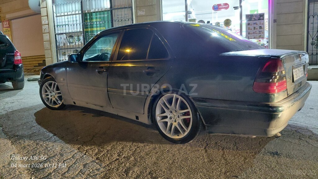 Mercedes C 200