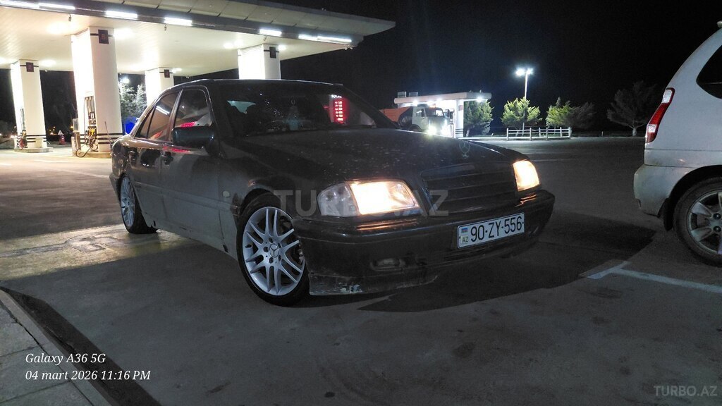 Mercedes C 200