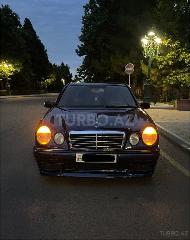 Mercedes E 230