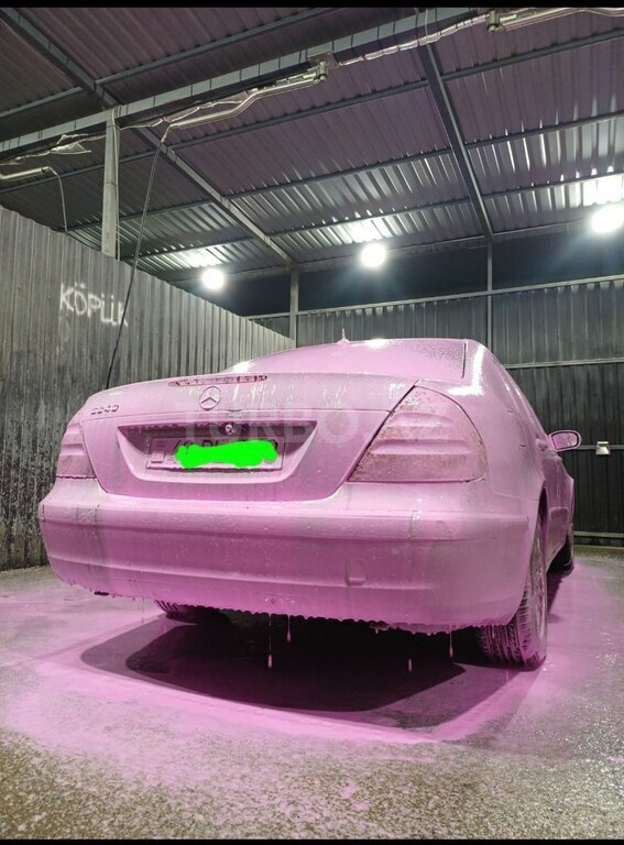 Mercedes E 240