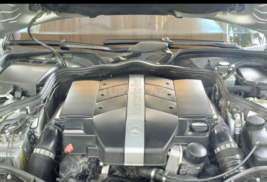Mercedes E 240