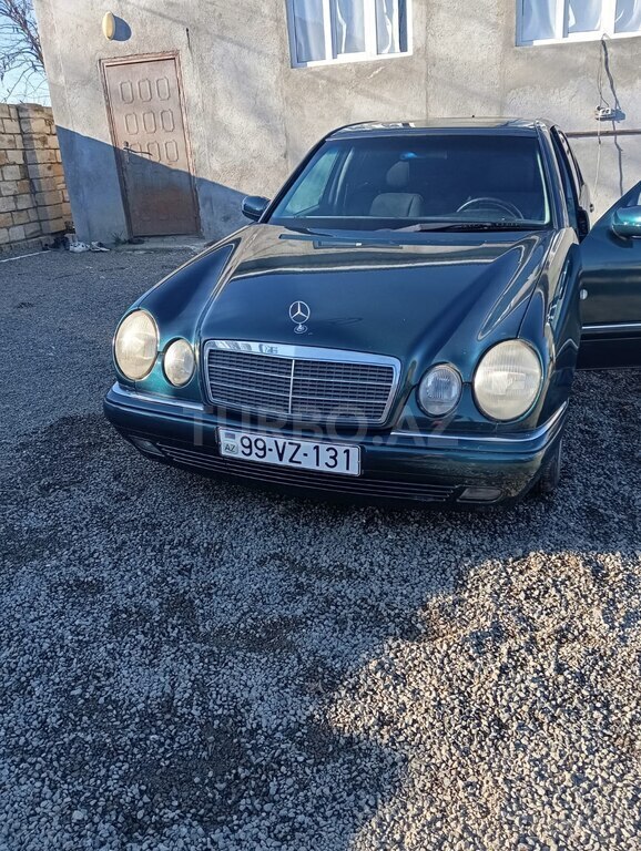 Mercedes E 200