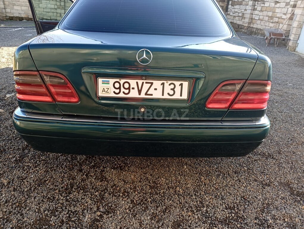 Mercedes E 200