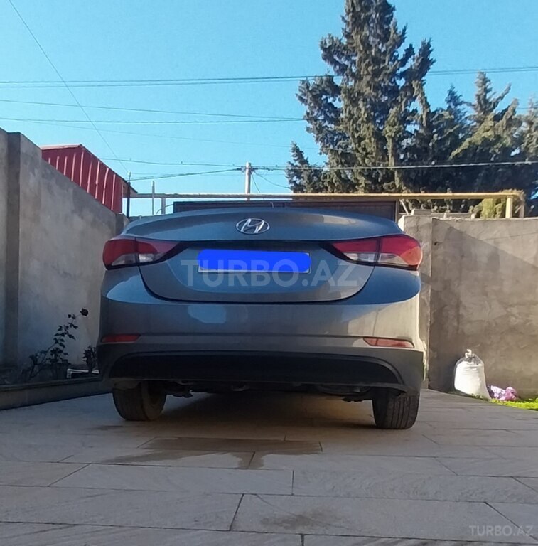 Hyundai Elantra