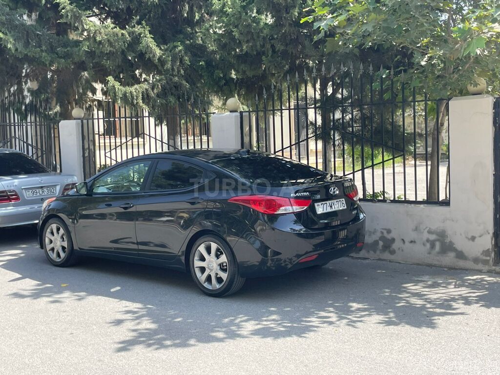 Hyundai Elantra
