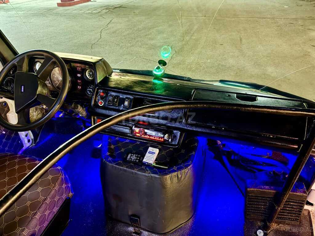 Mercedes 208 D