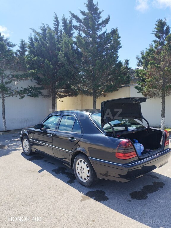 Mercedes C 180