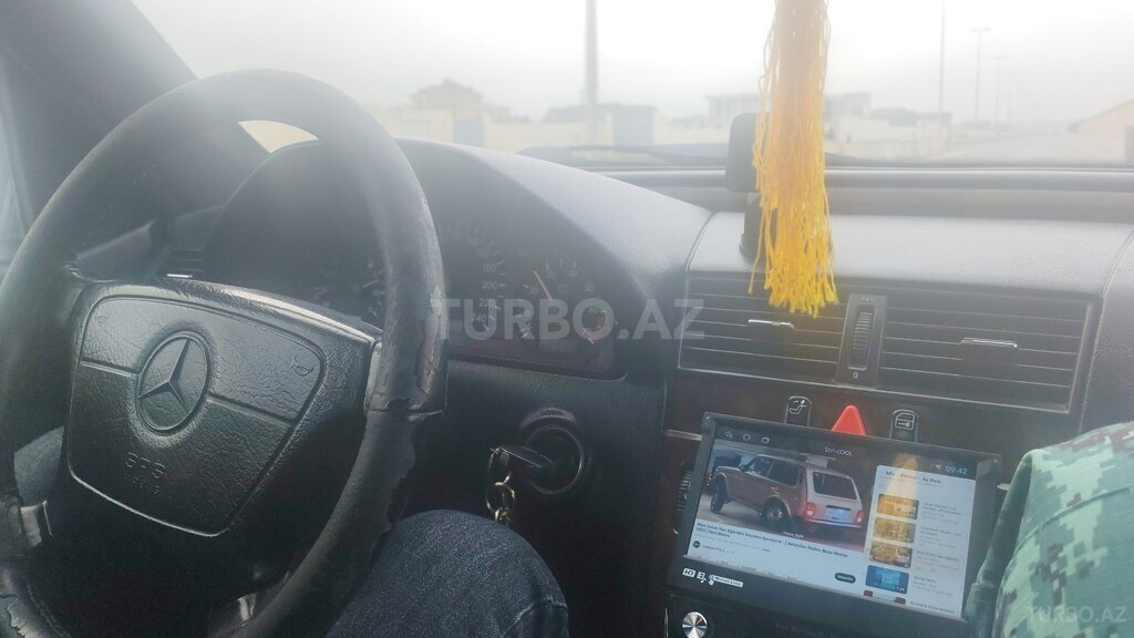 Mercedes C 180