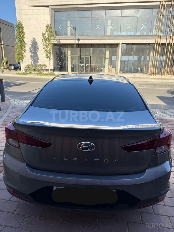 Hyundai Elantra