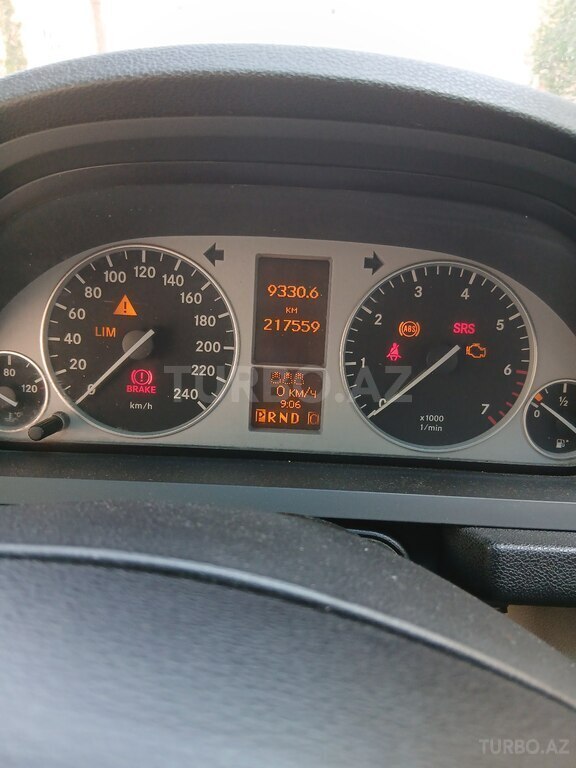 Mercedes B 200