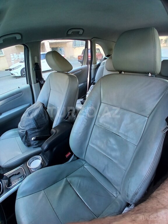Mercedes B 200