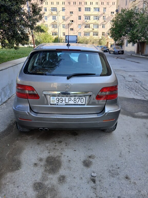 Mercedes B 200