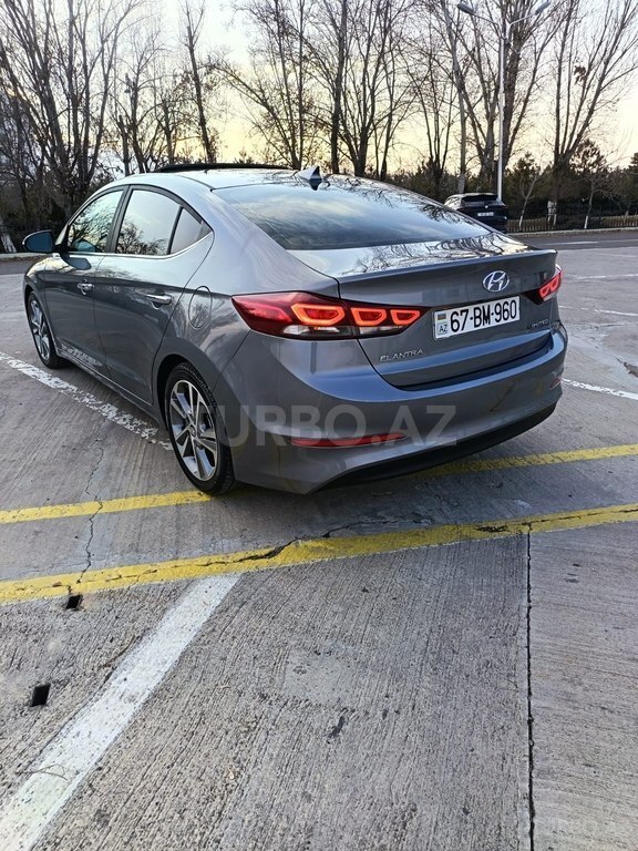 Hyundai Elantra