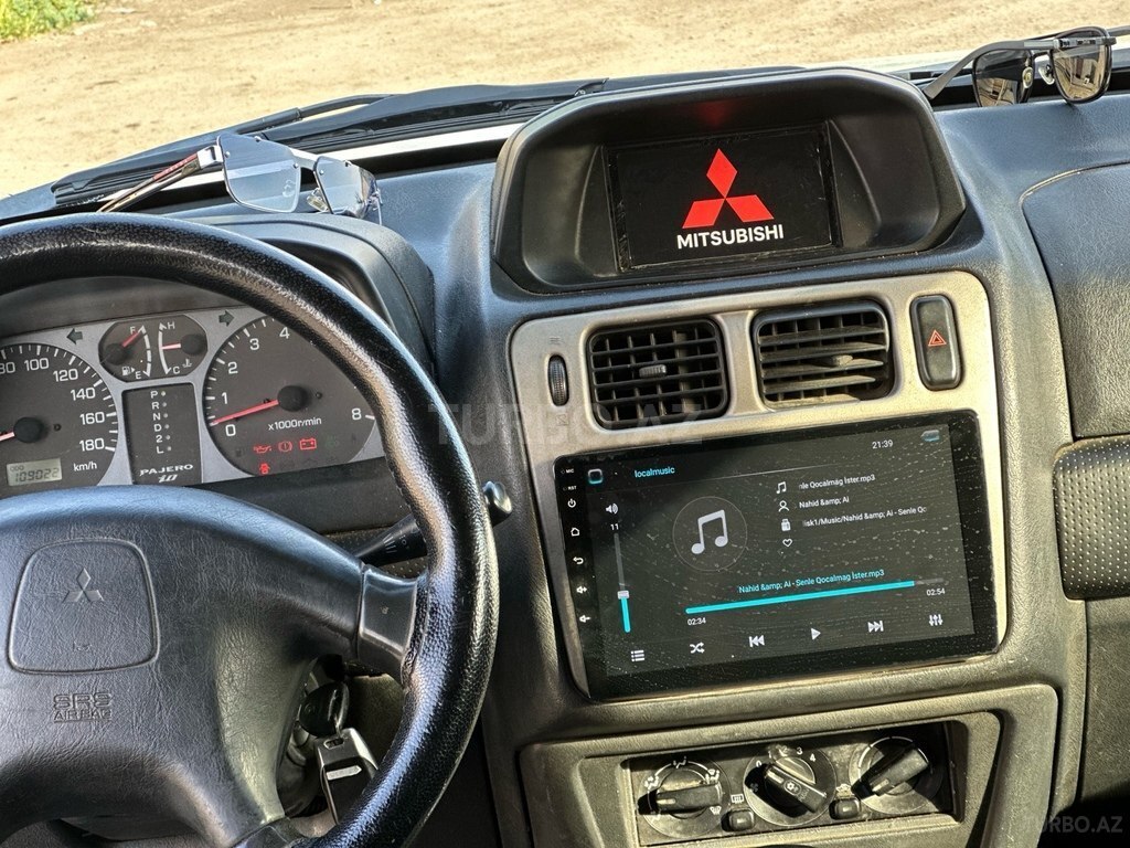 Mitsubishi Pajero io
