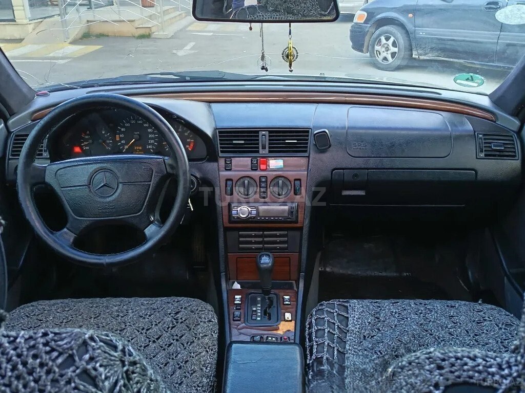Mercedes C 180