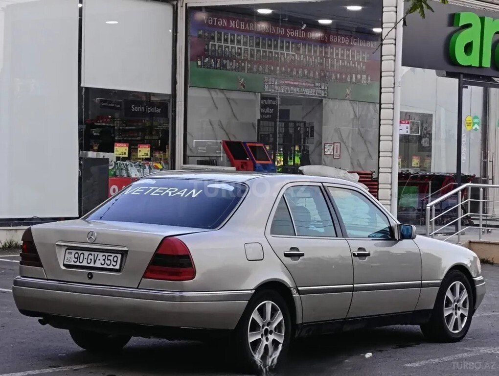 Mercedes C 180
