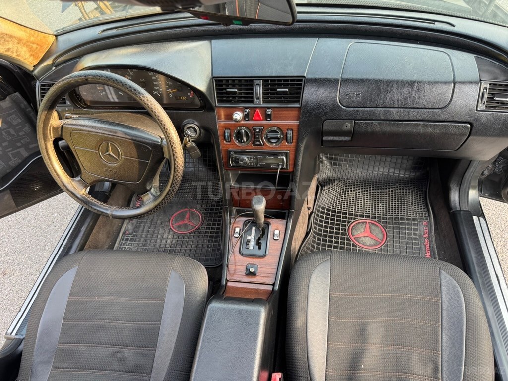 Mercedes C 220