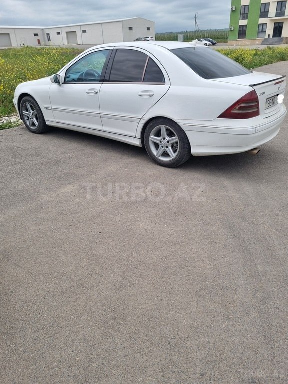 Mercedes C 200