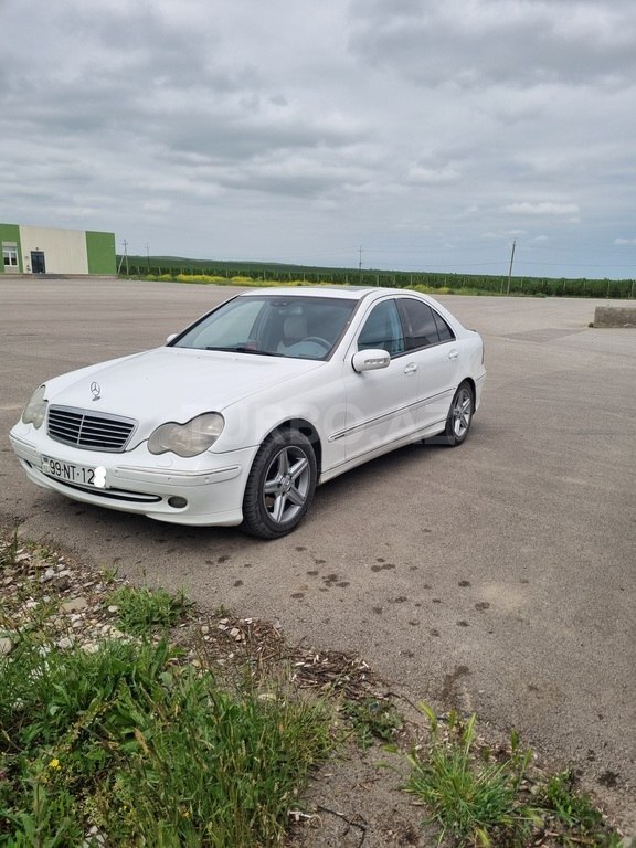 Mercedes C 200