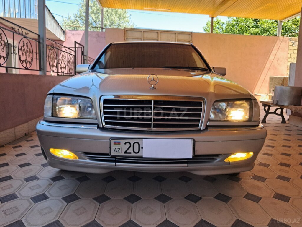Mercedes C 180