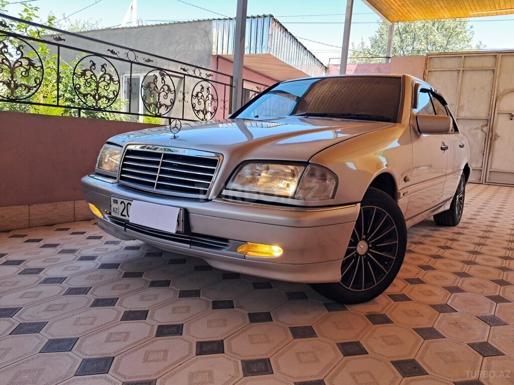 Mercedes C 180