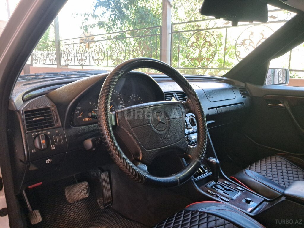 Mercedes C 180