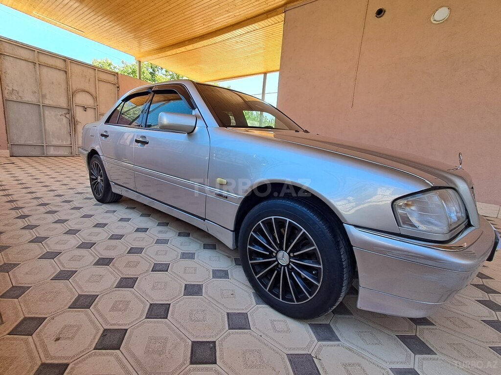 Mercedes C 180