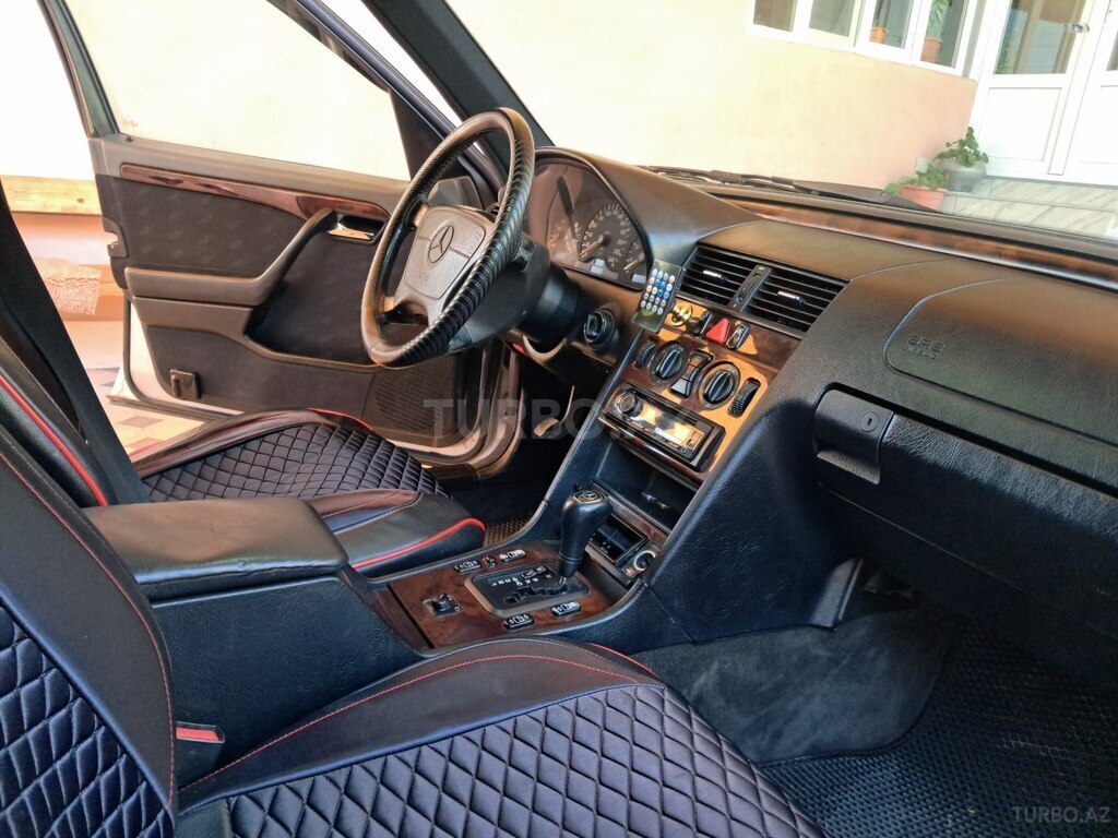 Mercedes C 180