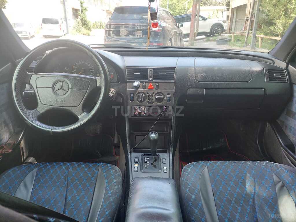Mercedes C 180