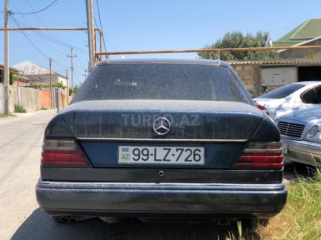Mercedes 220 E