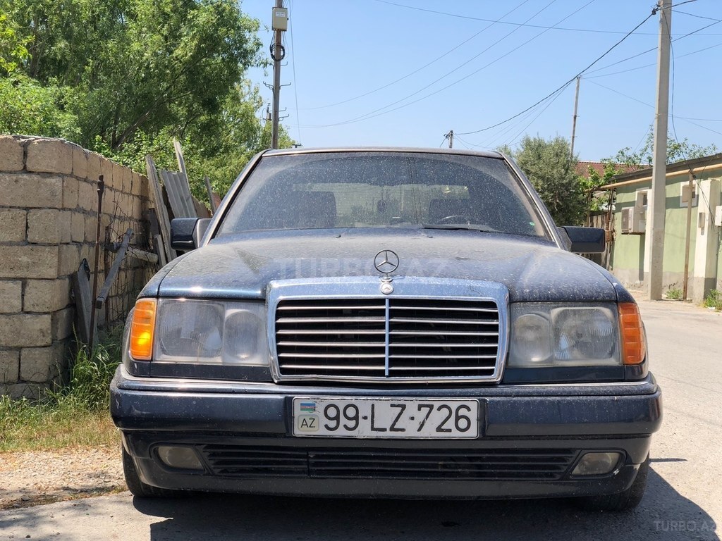 Mercedes 220 E
