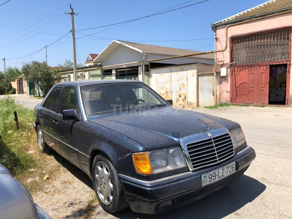 Mercedes 220 E