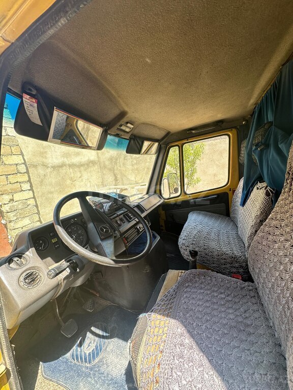 Mercedes 408 D