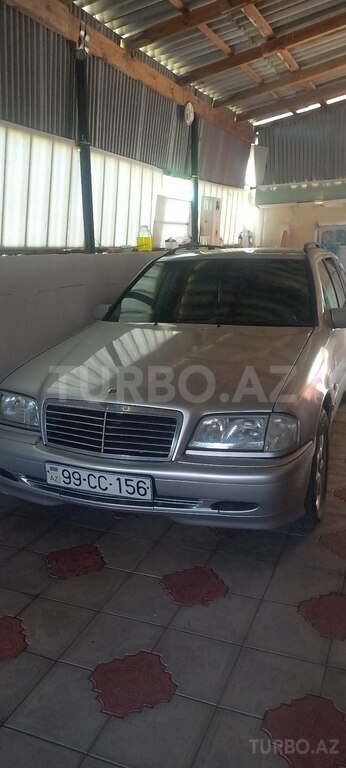 Mercedes C 180