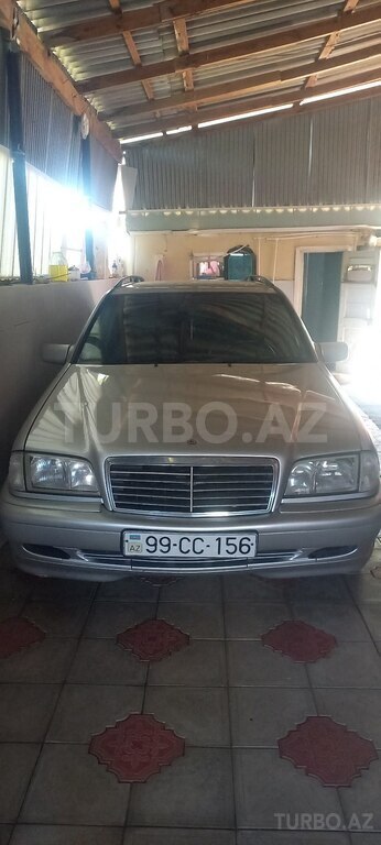 Mercedes C 180