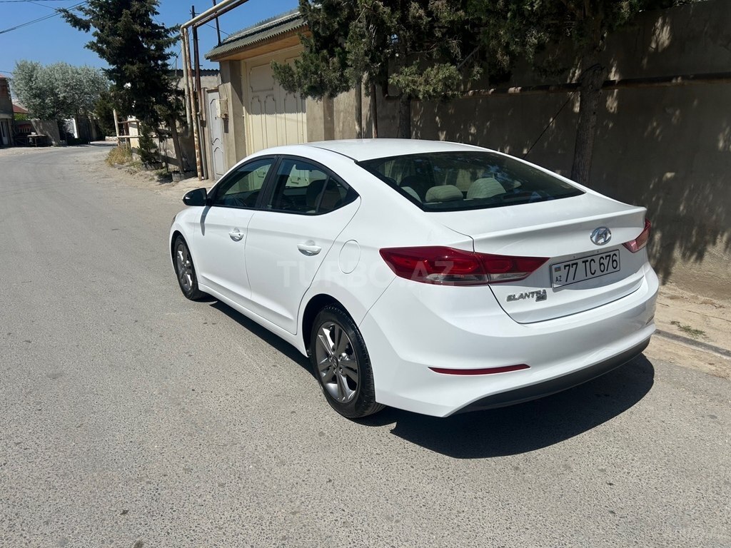 Hyundai Elantra