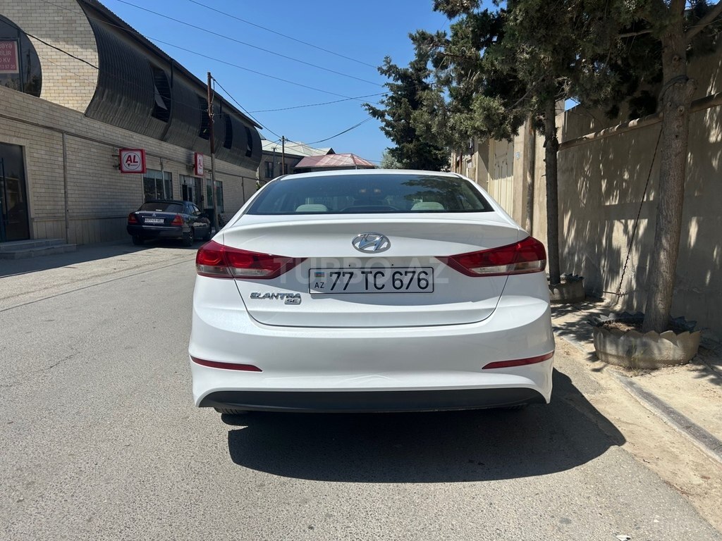 Hyundai Elantra