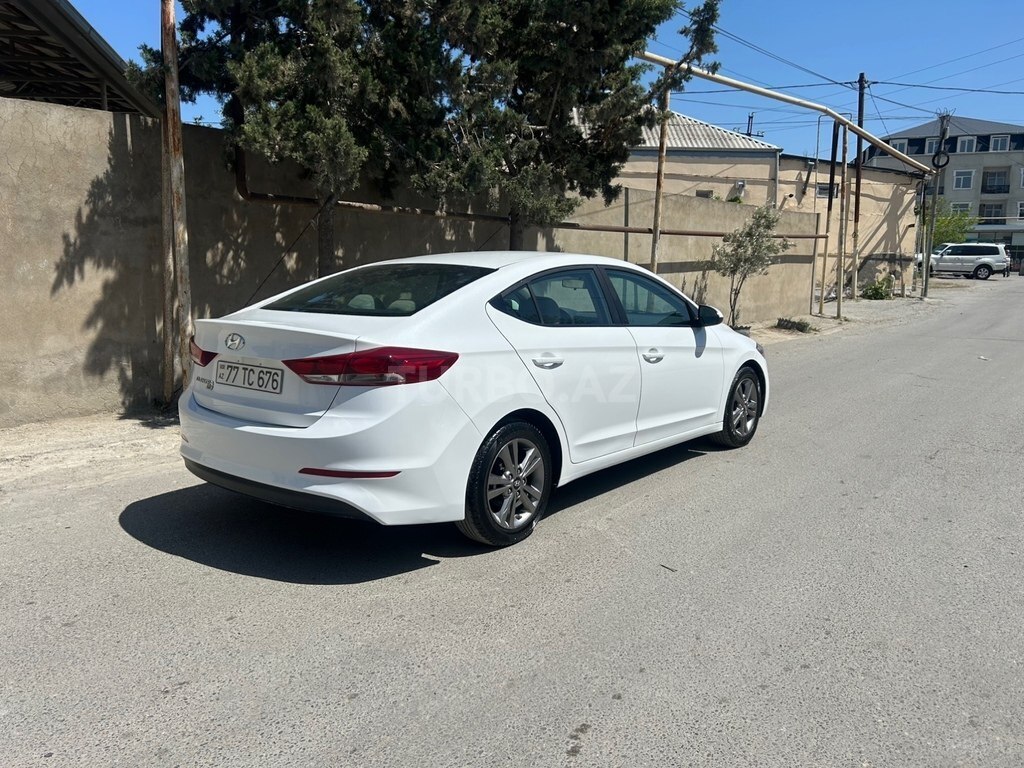 Hyundai Elantra