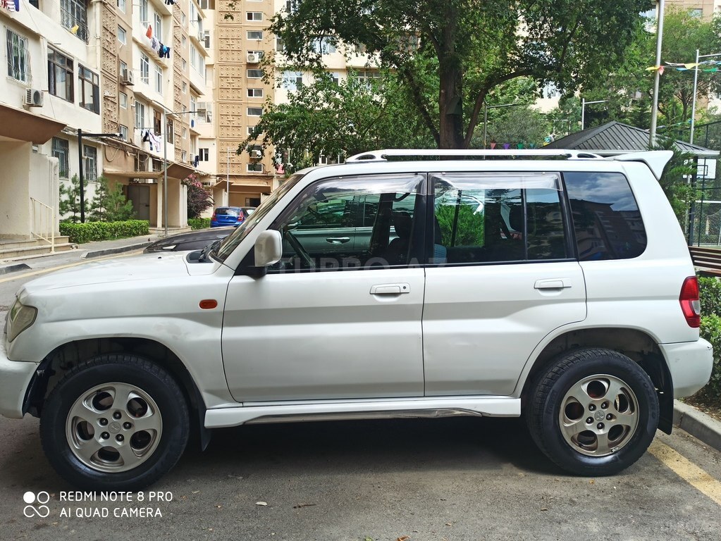 Mitsubishi Pajero io