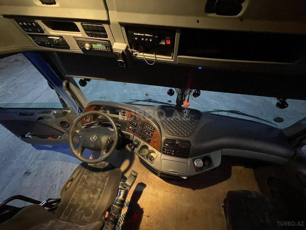 Mercedes Actros 1844