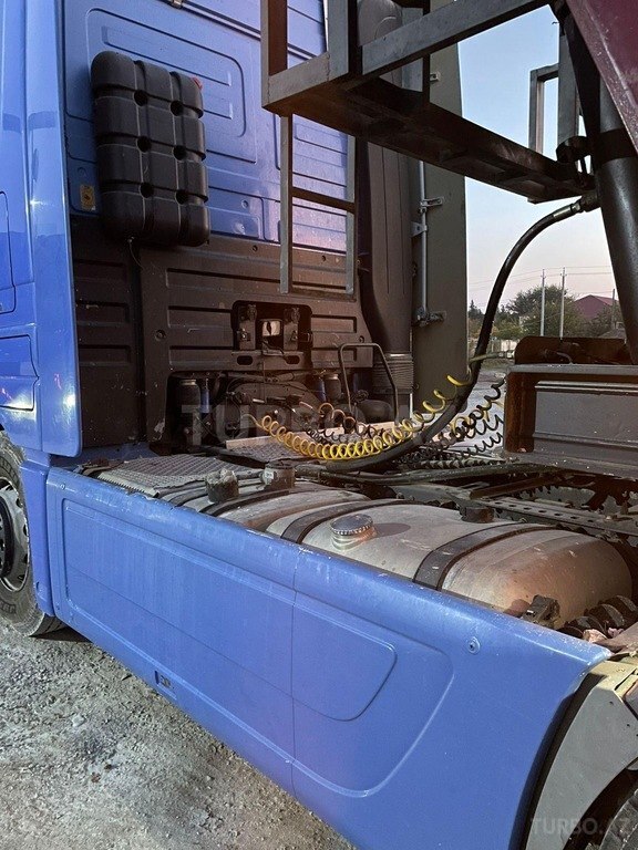 Mercedes Actros 1844