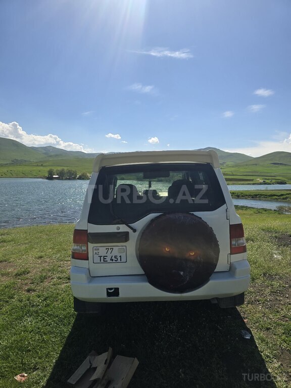 Mitsubishi Pajero io