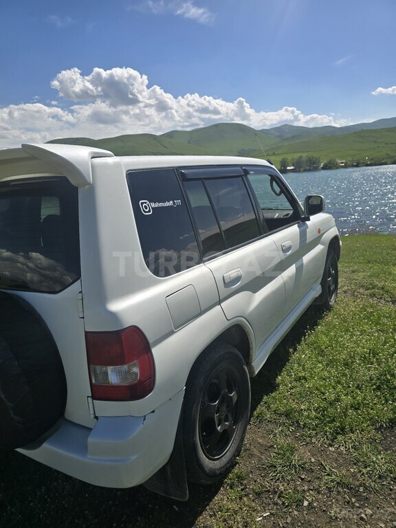 Mitsubishi Pajero io