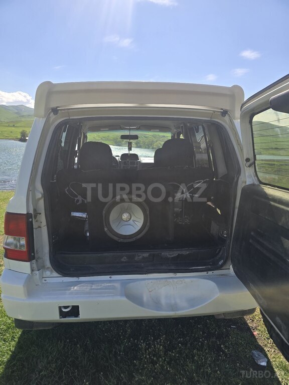 Mitsubishi Pajero io