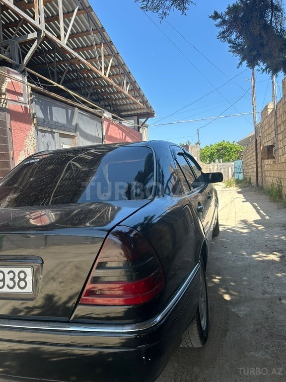 Mercedes C 180
